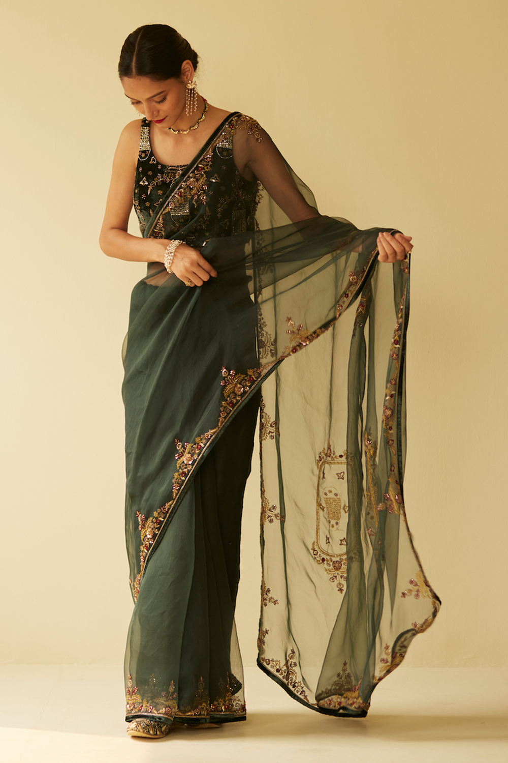 Green Dareecha Saree With Blouse