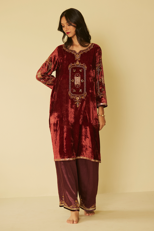 Red Dareecha Kurta Set
