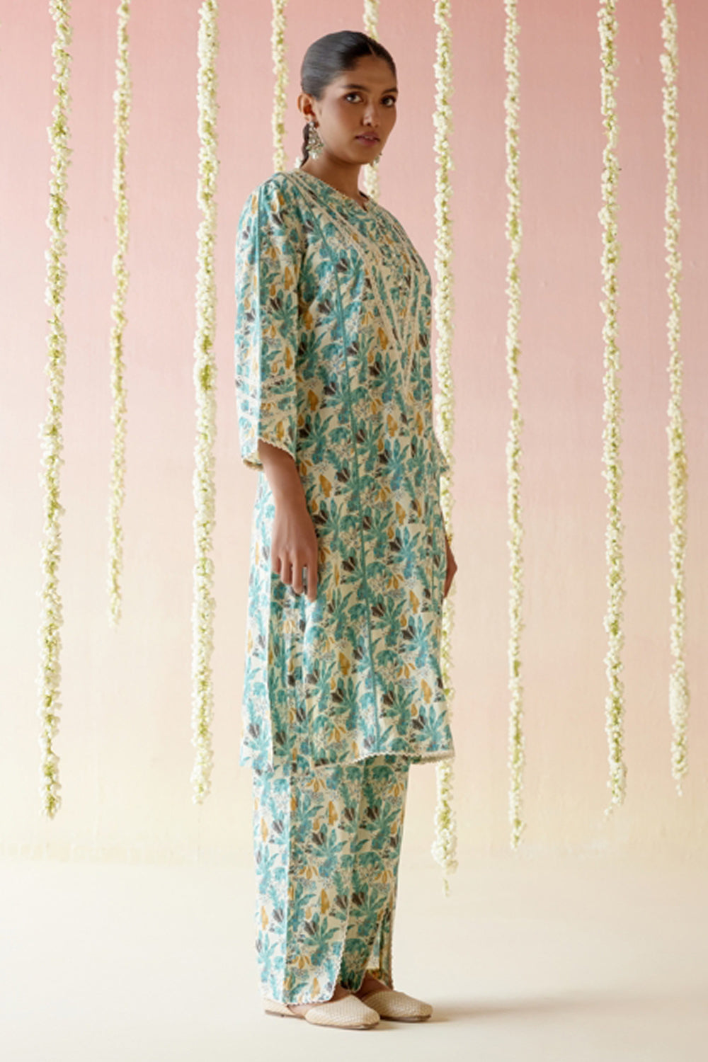 Cremon Blue Floral Kurta with Narrow Pants