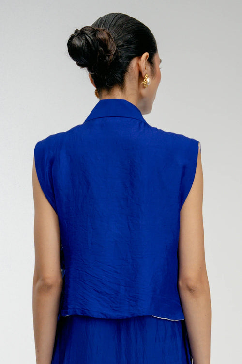 Thread Story Bib