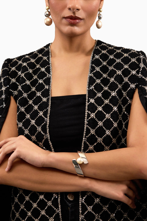 Luminescent Lattice Cape