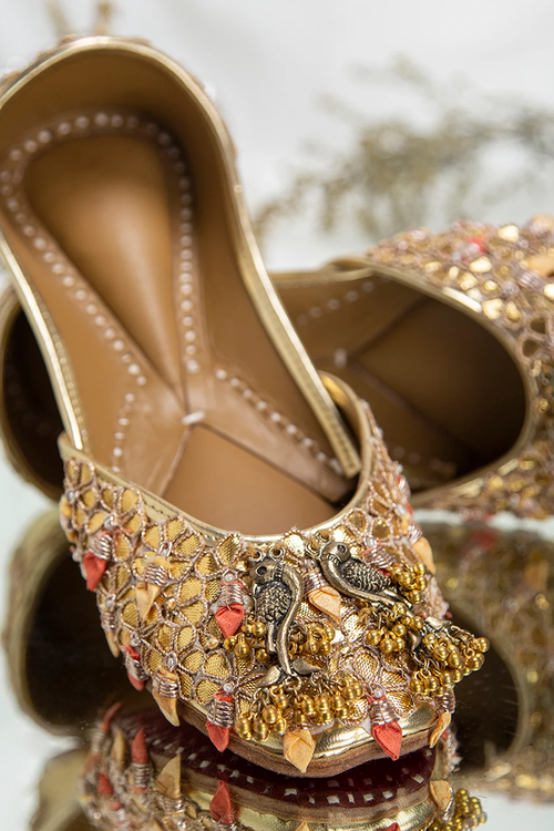 PeachÂ Peacock Love Juttis