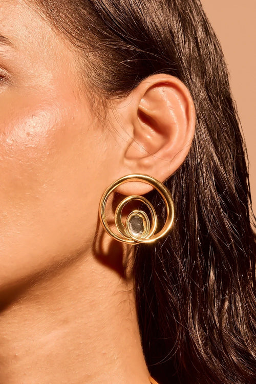 Wave Curve Stud
