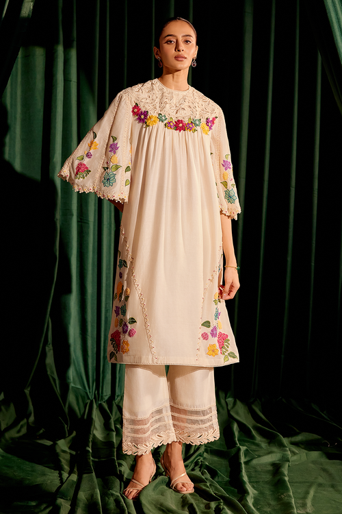 Ivory 3D Floral Applique Detail Kurta with Pant