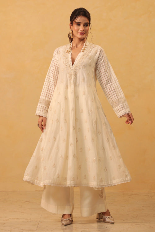 Vaayu Ivory Kalidar Set