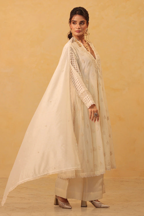Vaayu Ivory Kalidar Set
