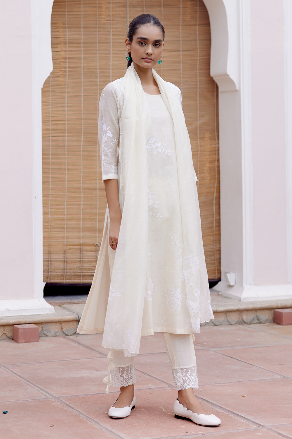 Swan Floral Embroidered Kurta Set