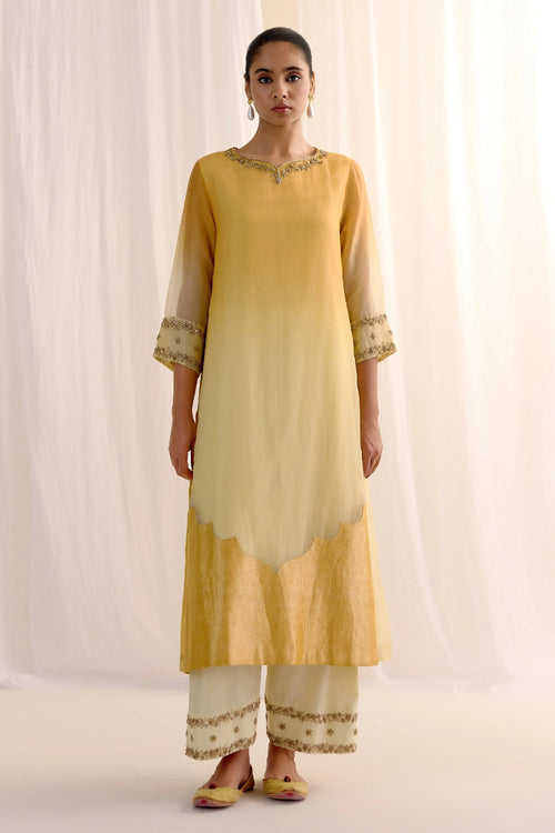 Noor-E-Sunehra Kurta Set