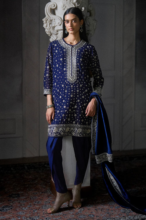 Rikee Navy Blue Tuinc Set