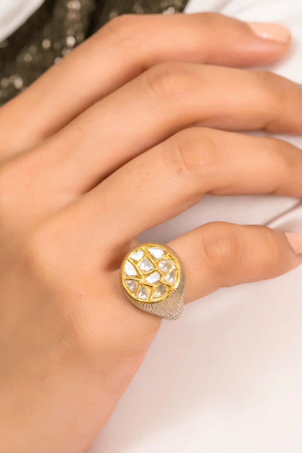 Cerchio Signet Ring