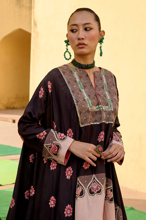Jantar Mantar Rani Cape Set