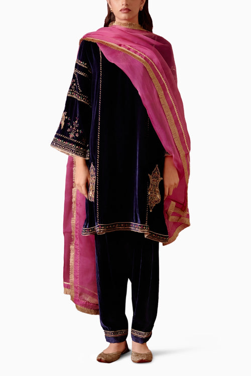 Amna Velvet Blue Kurta Set