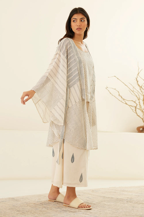 Papyrus White Kimono Cape Set