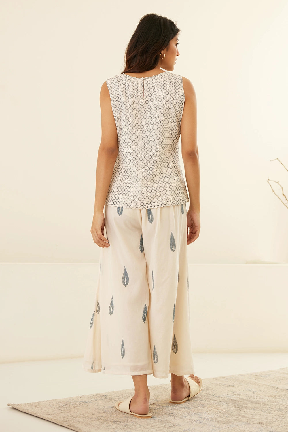 Papyrus White Kimono Cape Set