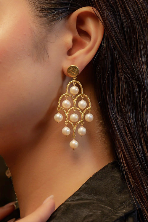Dancing Queen Pearl Earrings