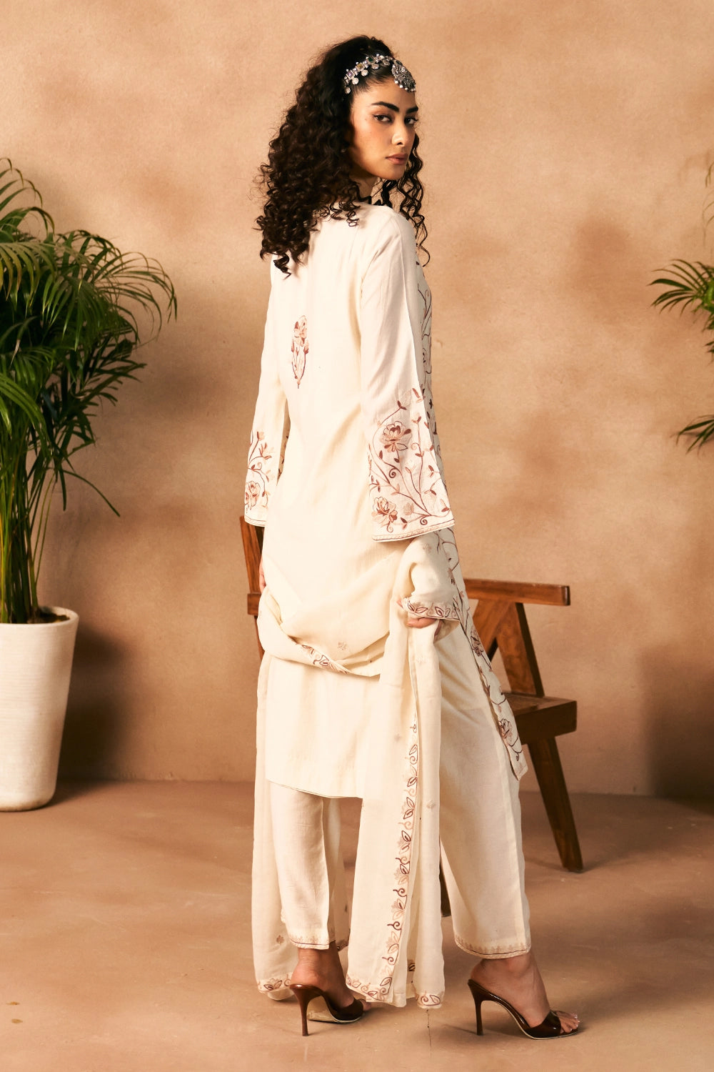 Kohenur Weaves Ivory Kurta Set