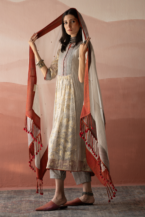 Lateefah Kurta with Ur Pants and Mariam Dupatta