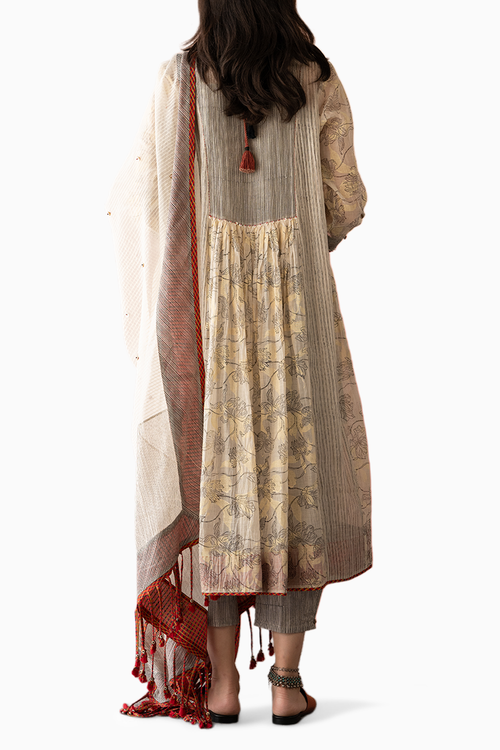 Lateefah Kurta with Ur Pants and Mariam Dupatta
