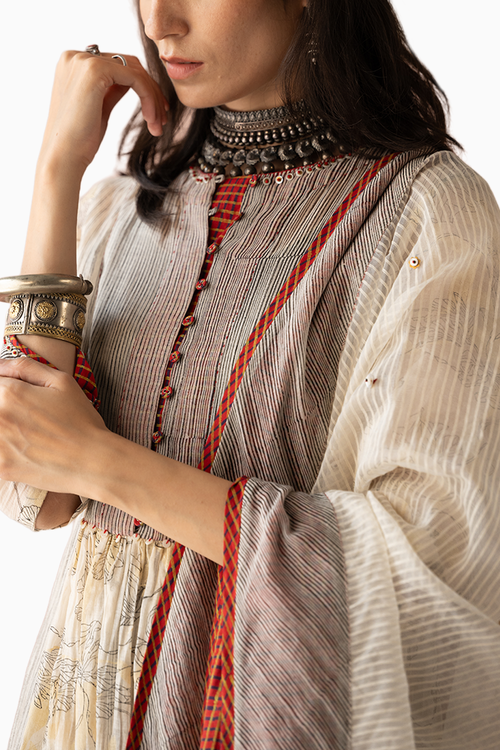 Lateefah Kurta with Ur Pants and Mariam Dupatta
