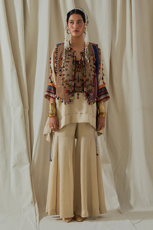 Ecru Kora Zuri Gilet With Kurta And Flared Trousers