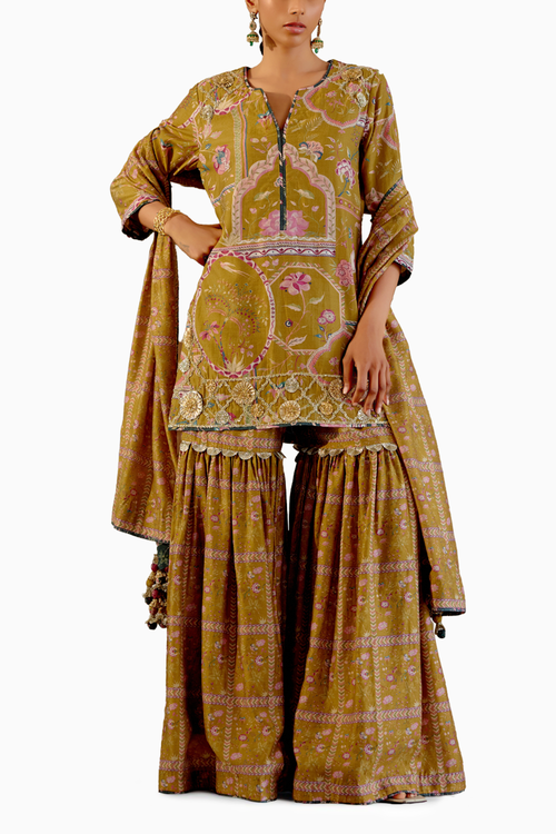 Vibhuti Sarson Kurta Set