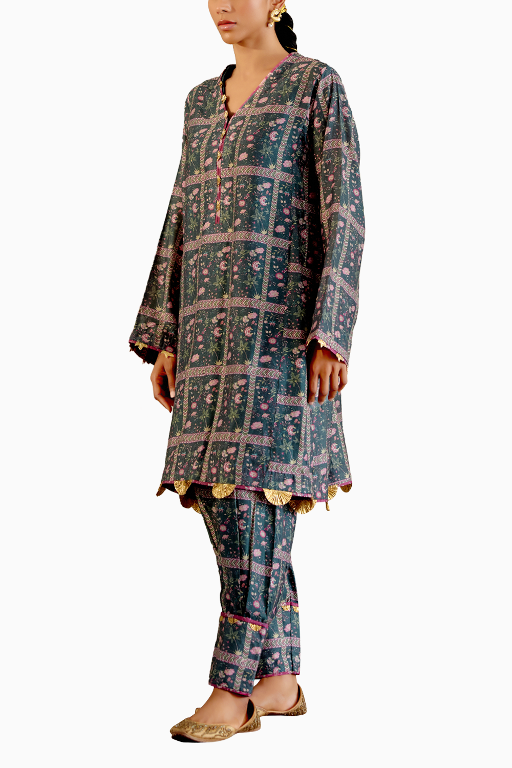 Amrita Morni Kurta Set