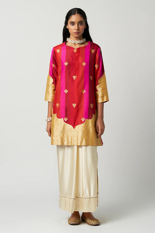 Mehrabiya Ohfab Kurta Set