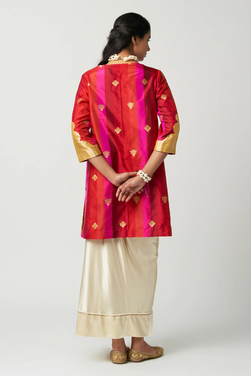 Mehrabiya Ohfab Kurta Set