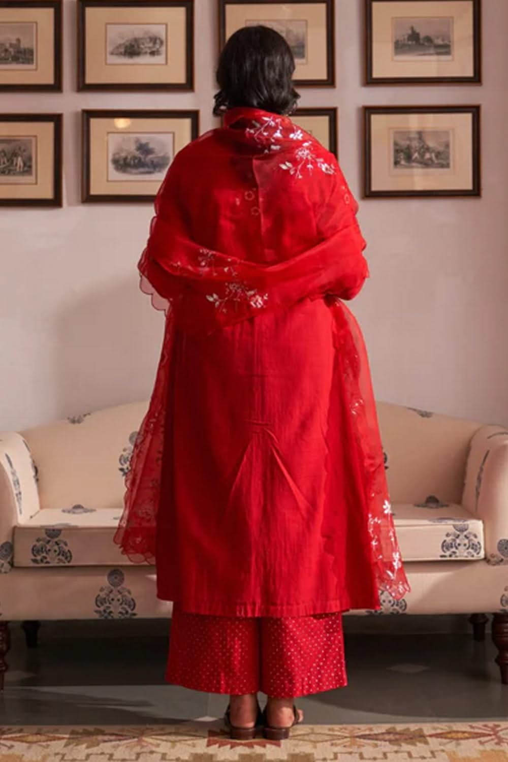 Laal Guchha Sitara Kurta Set