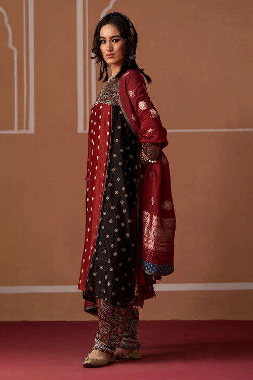 Aditi Kurta