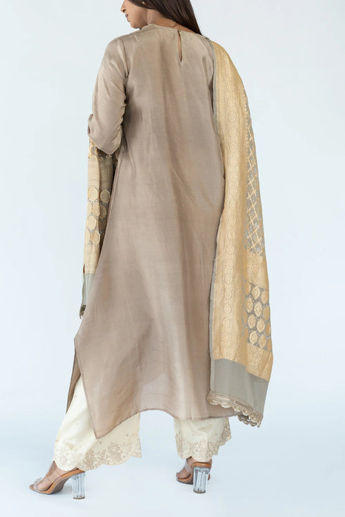 Dark Ivory Ombre Kurta With Dupatta