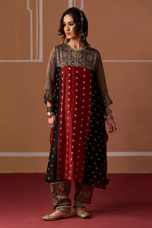 Aditi Kurta