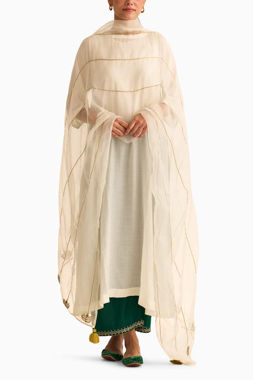 Inaaya Ivory Kurta Set