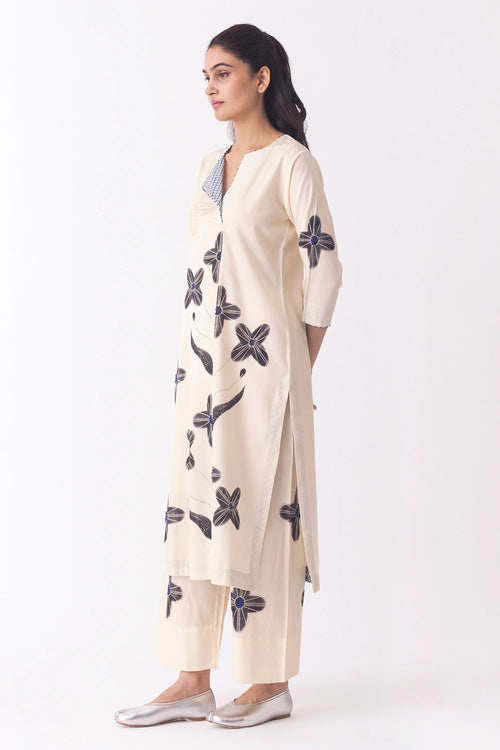 Misaki Kurta