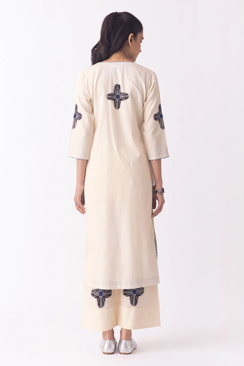 Misaki Kurta