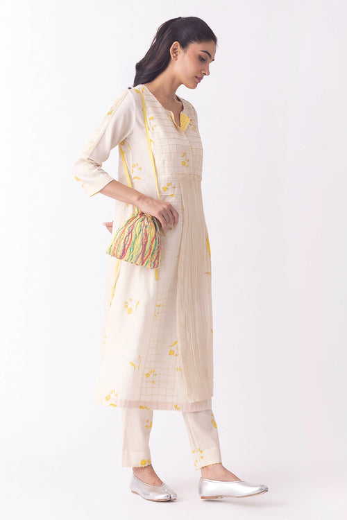 Akina Kurta