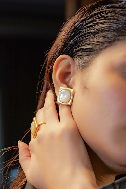 Live it Up Stud Earrings
