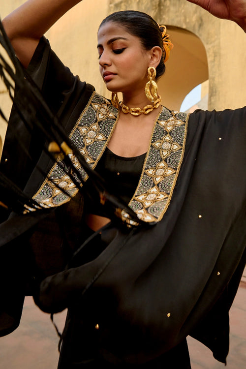 Jantar Mantar Noor Cape Set