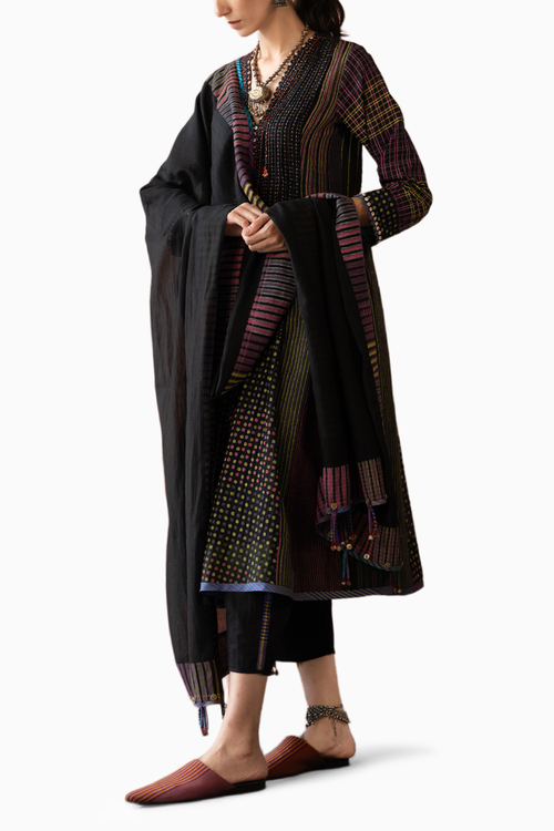Nailah Kurta with Lotus Pant and Moke Dupatta