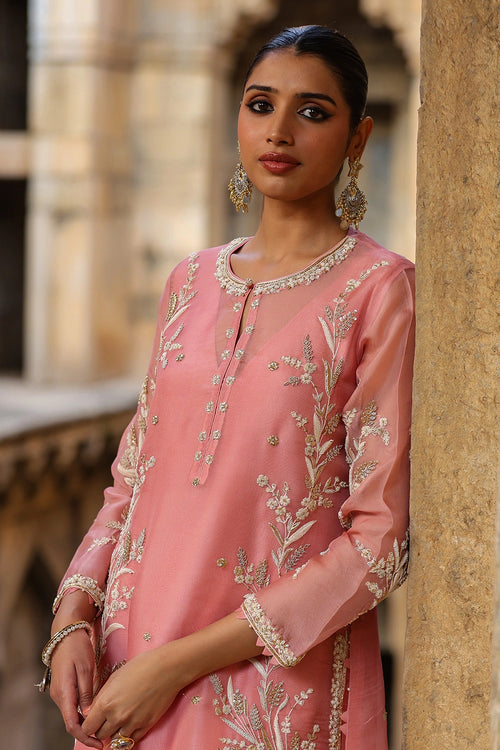 Vaayu Pink Phool Patti Kurta Set