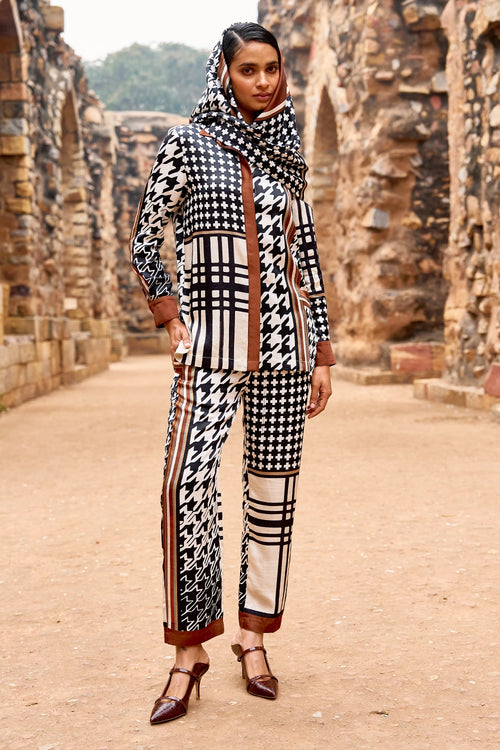 Signature Print Set With Scarf