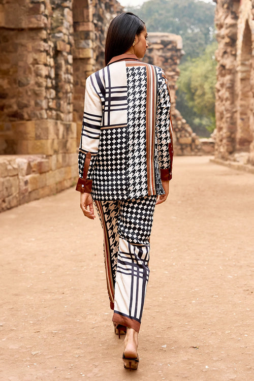 Signature Print Set With Scarf