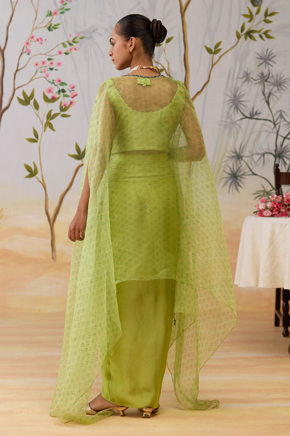 Aurika Cape Set