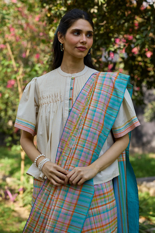 Field-to-Shore Checkered Saree With Blouse