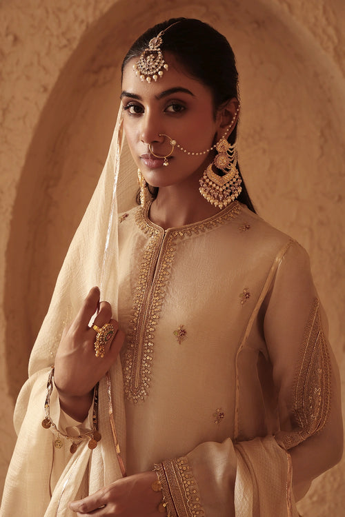 Mehrang Ivory Short Pheran Kurta Set With Dupatta