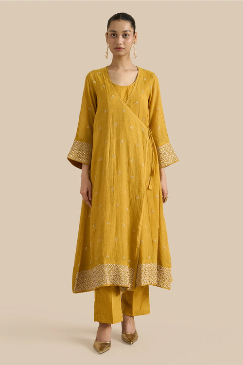 Angrakha Set Crafted With Chikankari Threadwork With Mukash