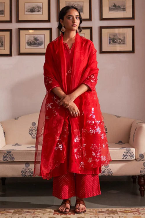 Laal Guchha Sitara Kurta Set