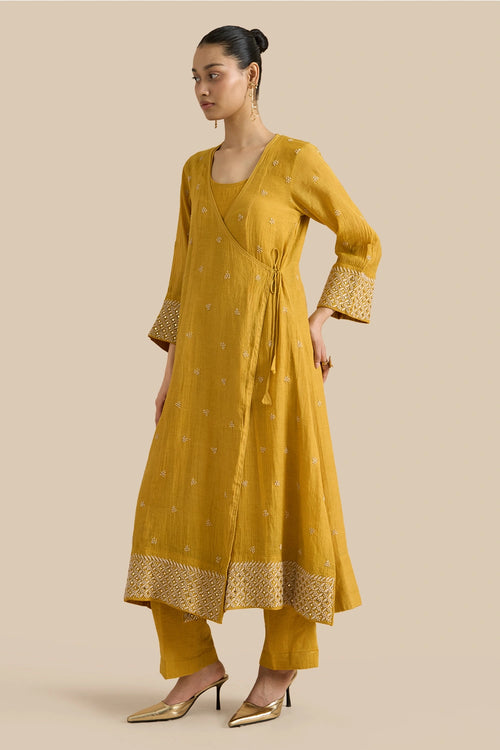 Angrakha Set Crafted With Chikankari Threadwork With Mukash