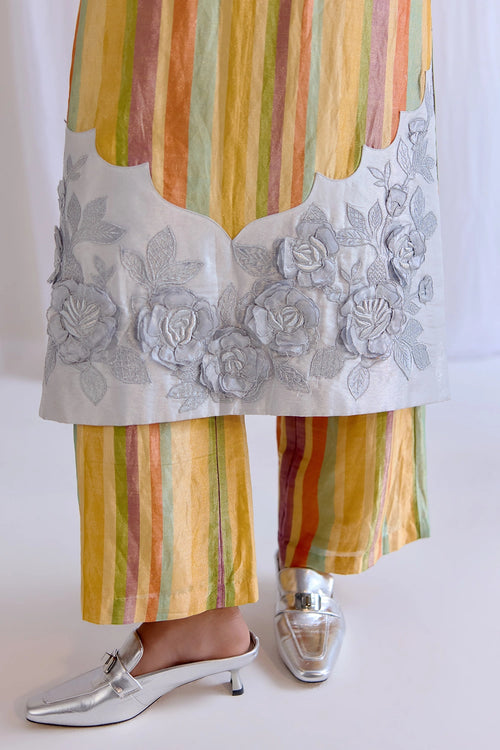 Satranga Gul Kurta Set With Naaz Odhni