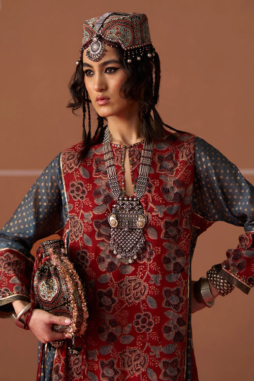 Arohi Kurti